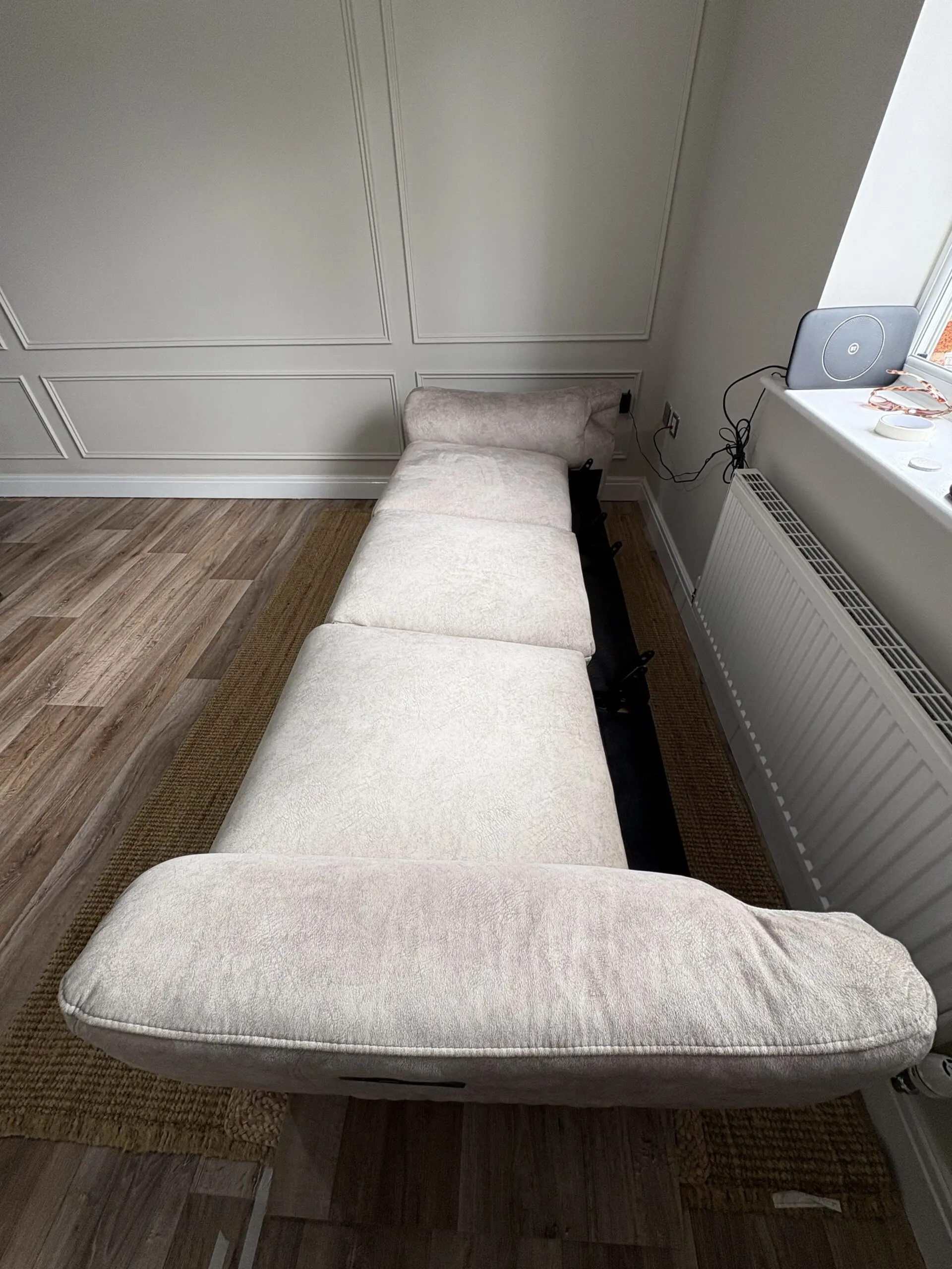 Like new Recliner Oak Furnitureland 3 seater sofa with USB and USBC