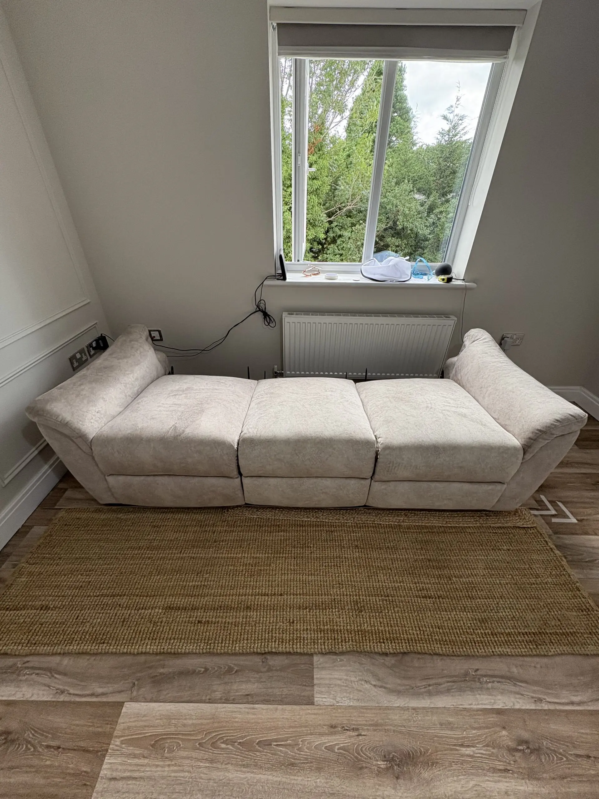 Like new Recliner Oak Furnitureland 3 seater sofa with USB and USBC