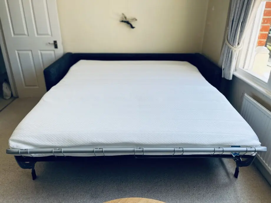 Minimalist Sits Felix 4-Seater Dark Blue Sofabed In Excellent Condition