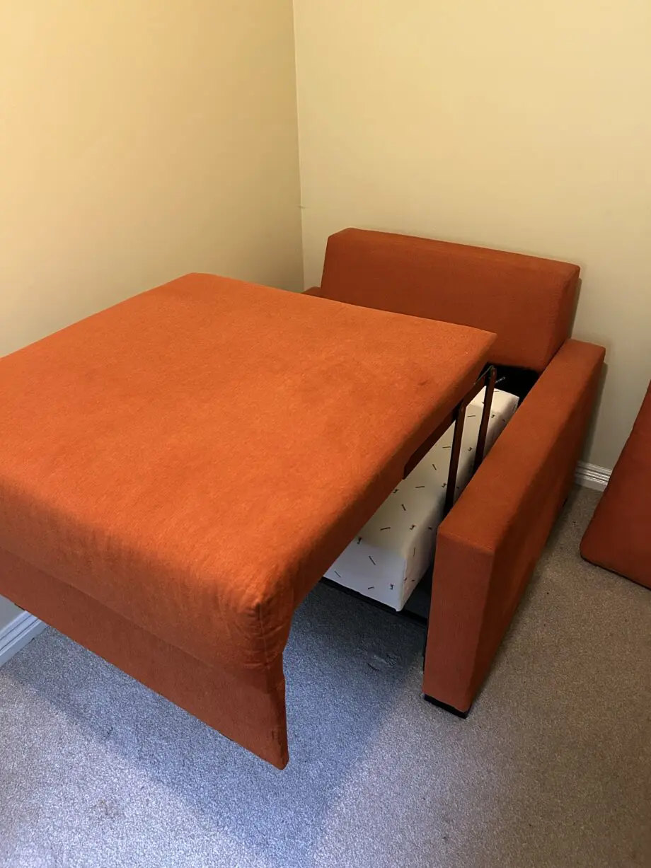 Cocoon Alice Chairbed