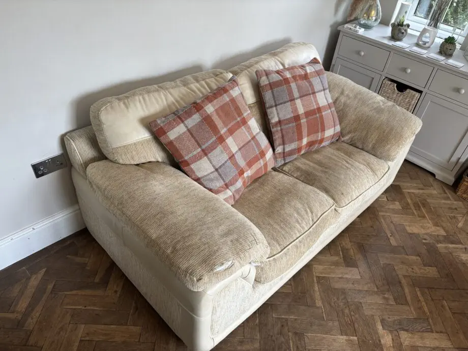 Cream/Beige Sofa Set