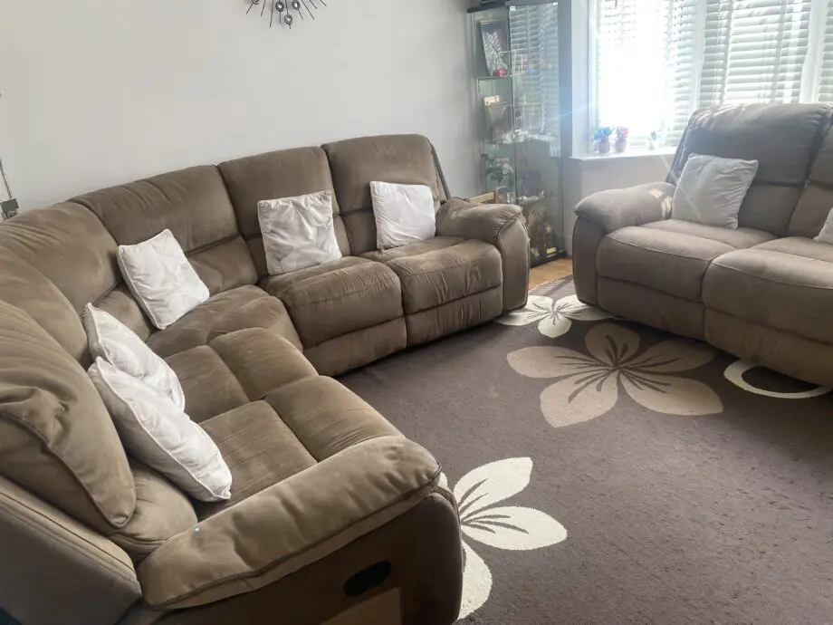 5 seater recling corner sofa & 2 seater recling sofa