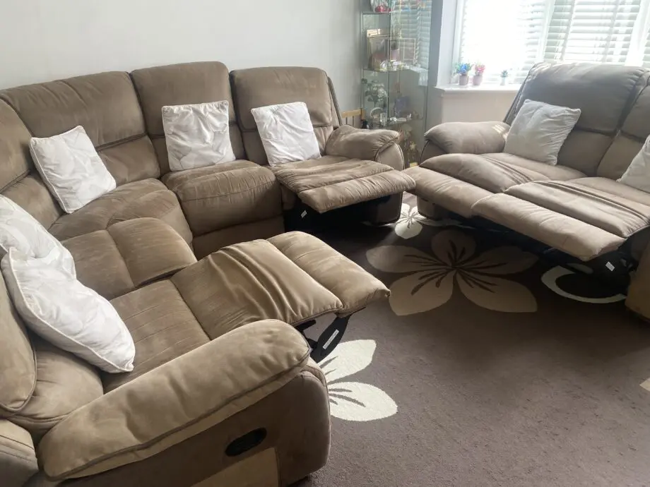 5 seater recling corner sofa & 2 seater recling sofa