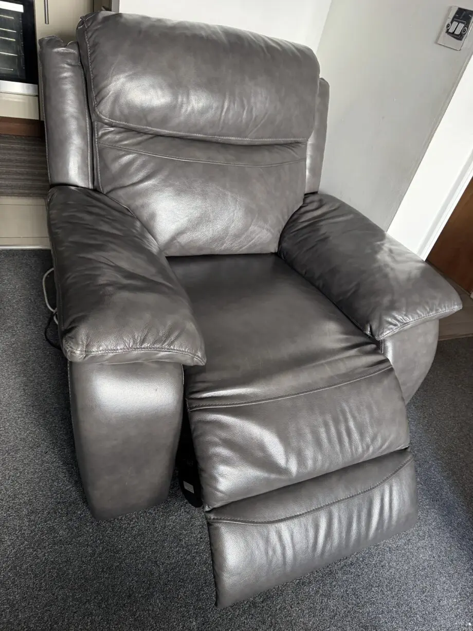 Harvey’s 2 seater + 1seater recliner sofa