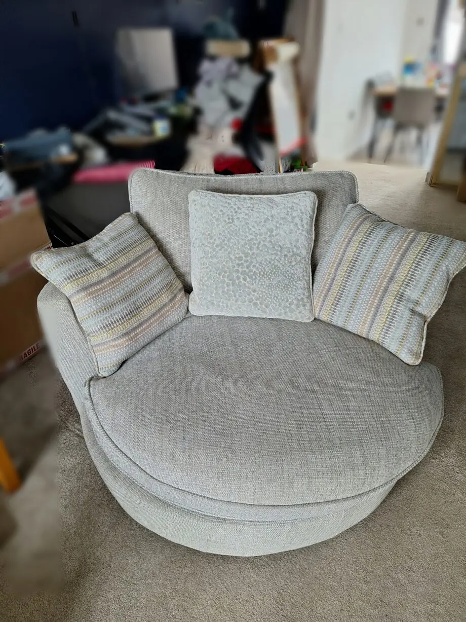 Sophia cuddle swivel chair