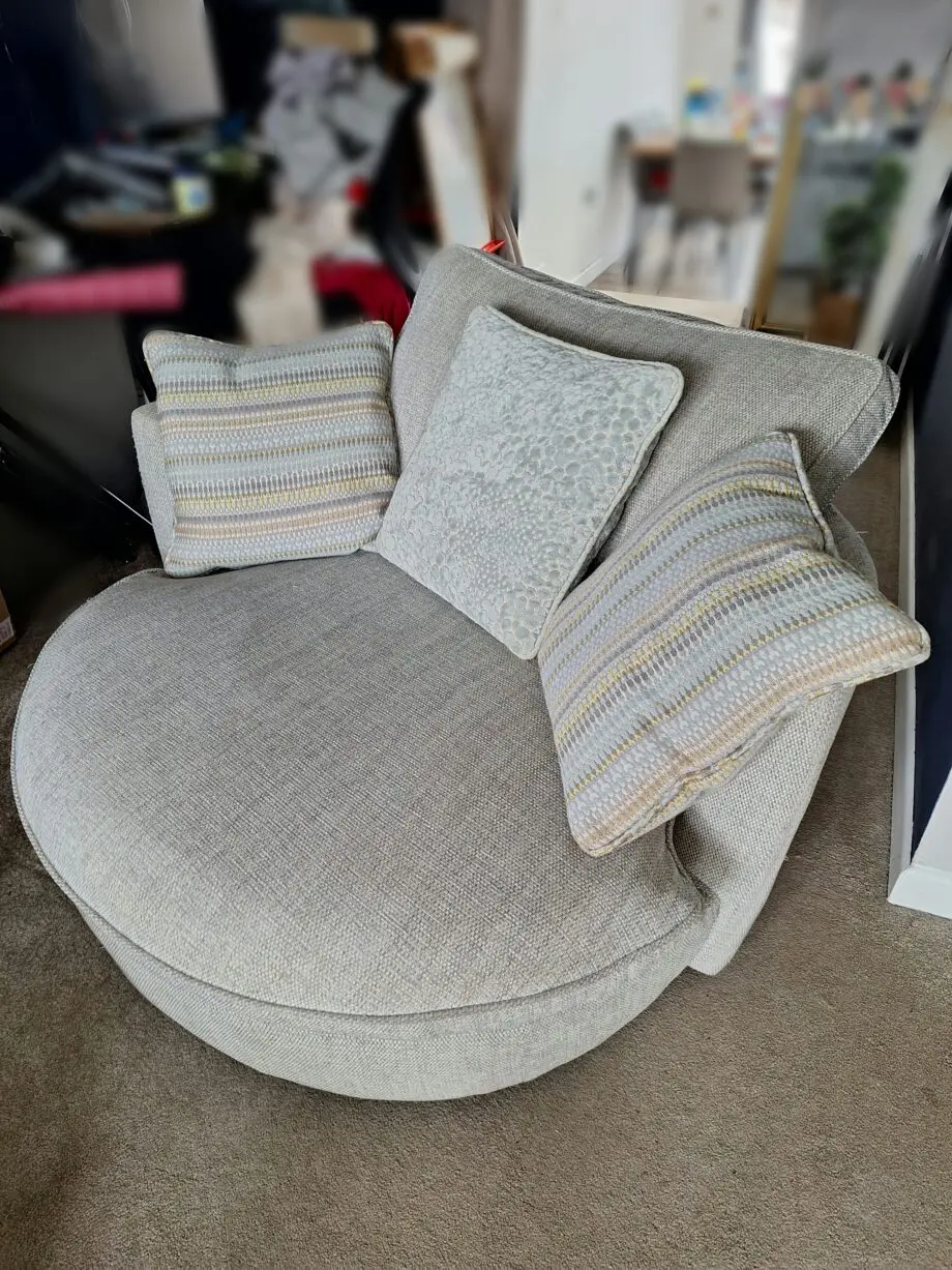 Sophia cuddle swivel chair