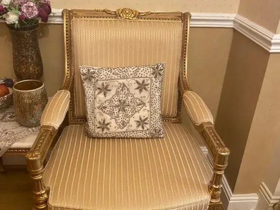 Set of 4 Elegant Gold Armchairs – Bought in Dubai