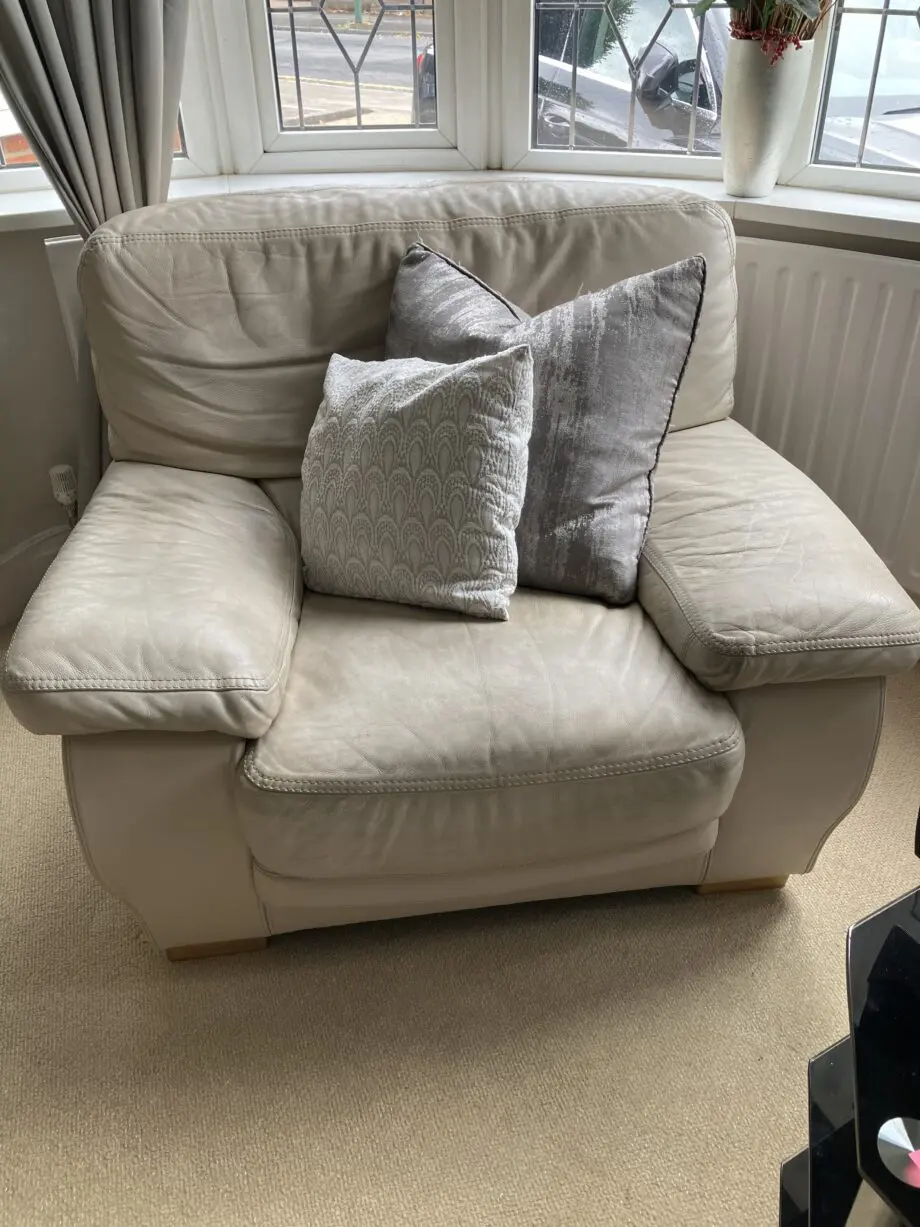 Cream leather sofa set