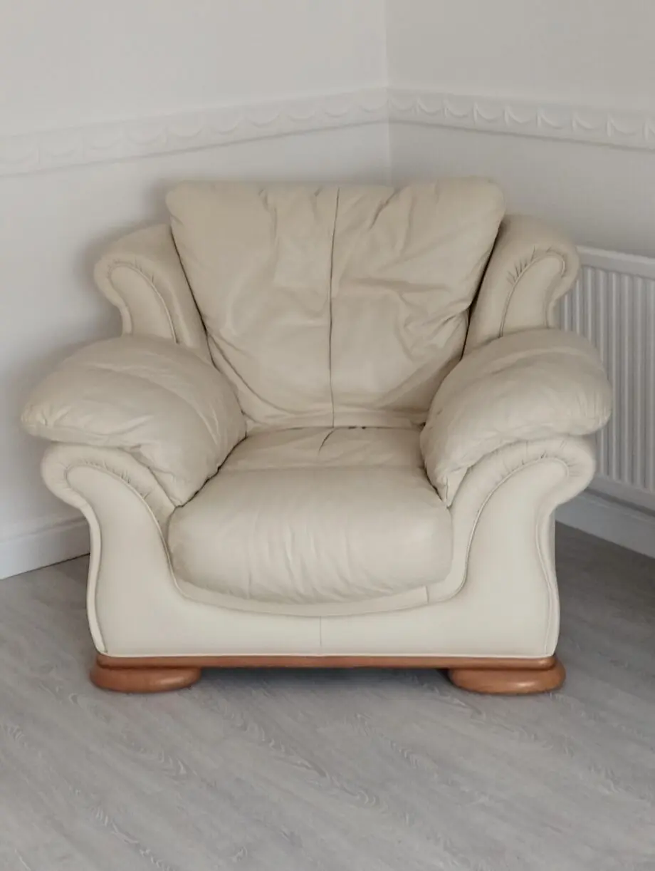 Pendragon leather 3 piece suite