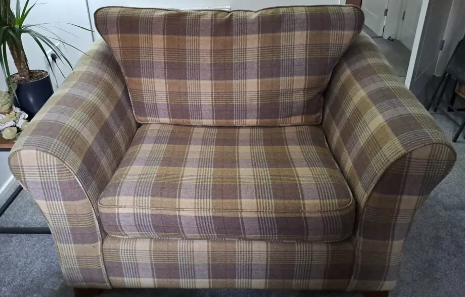 Marks & Spencer Snuggle Chair for 2 (Beige/Heather) Wool plaid design Marks & Spencer Snuggle Chair for 2 (Beige/Heather) Wool plaid design