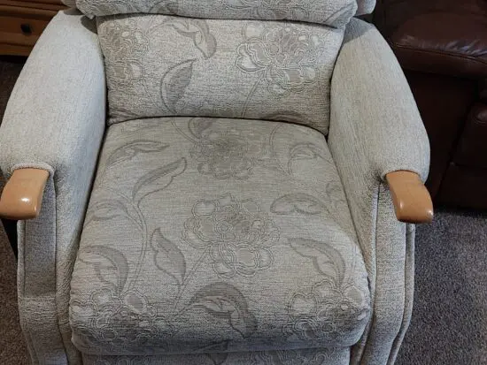 Comfort plus riser recliner chairs