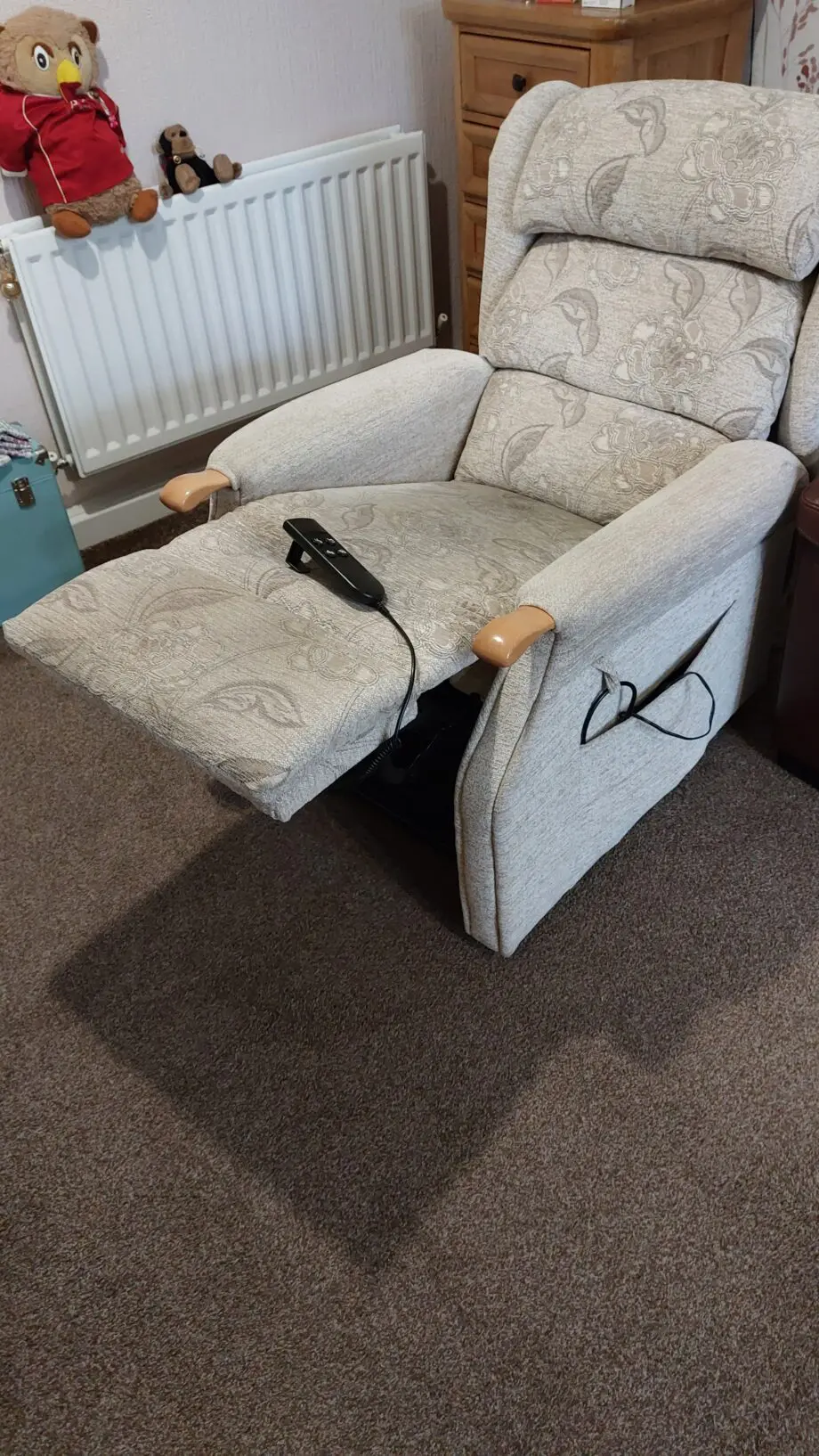 Comfort plus riser recliner chairs