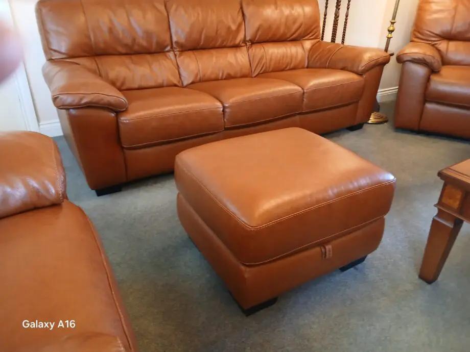Dsf dalmore storage footstool. Colour brandy