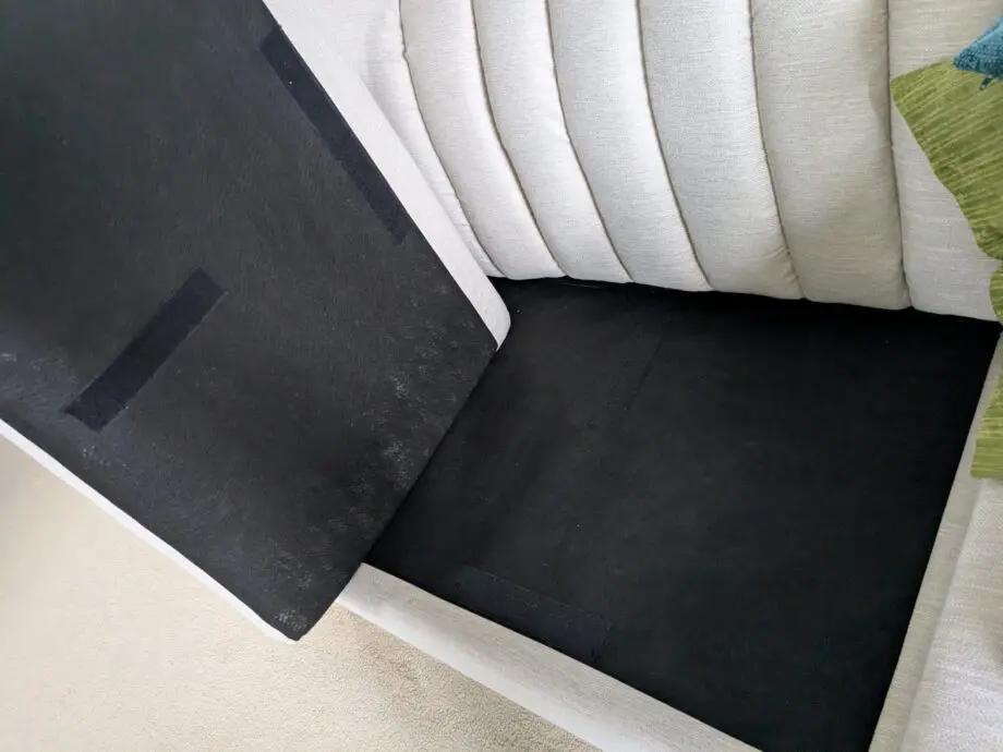 2 identical skandi style ribbed back sofas sof