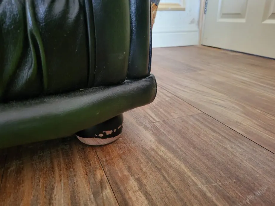 Chesterfield Couture Green Leather Sofas