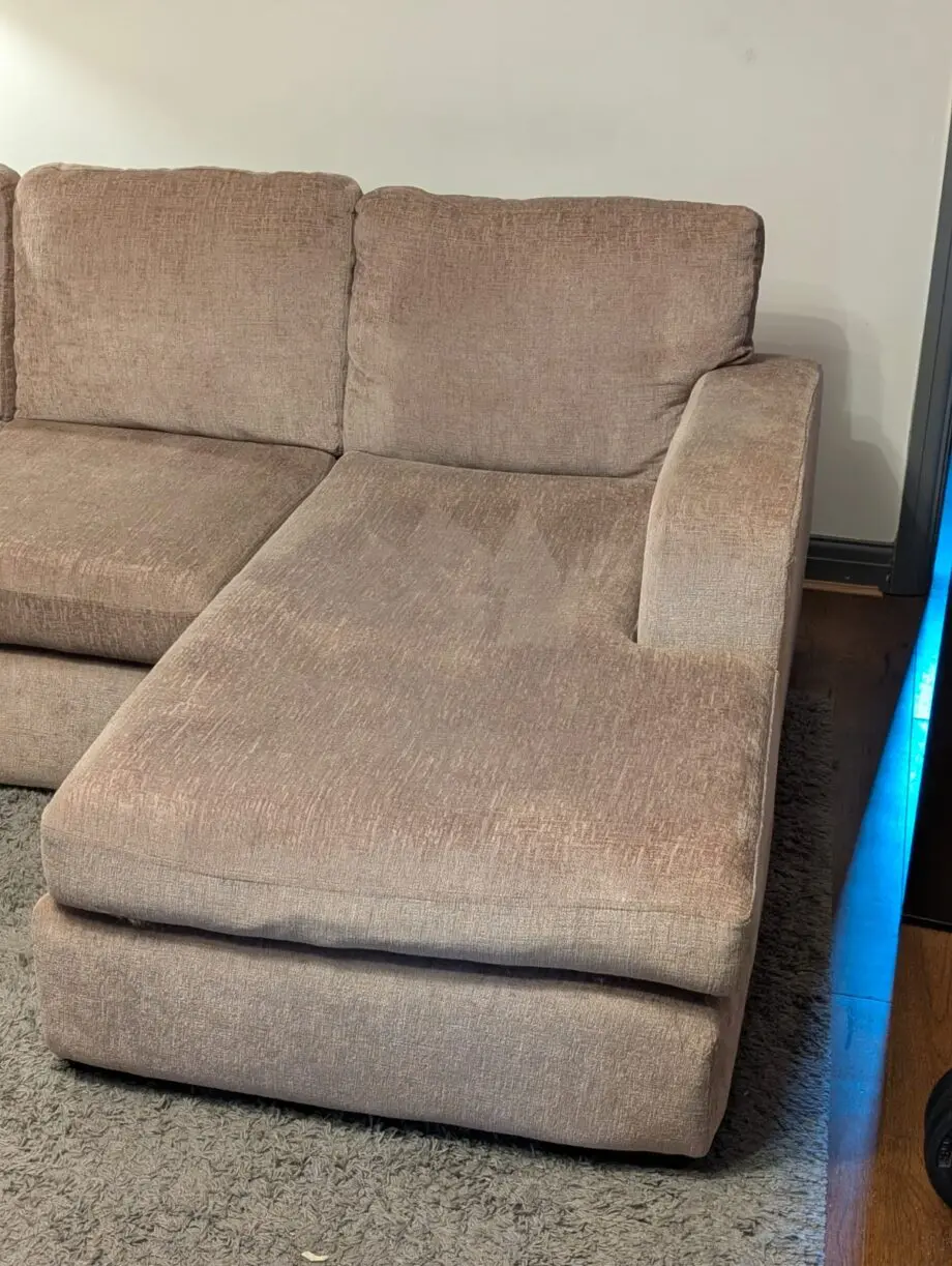 Beige 3 Seater Sofa with Chaise y