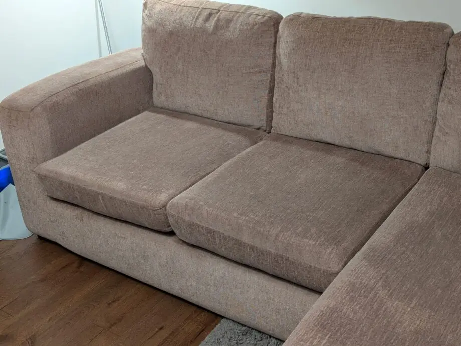 Beige 3 Seater Sofa with Chaise y