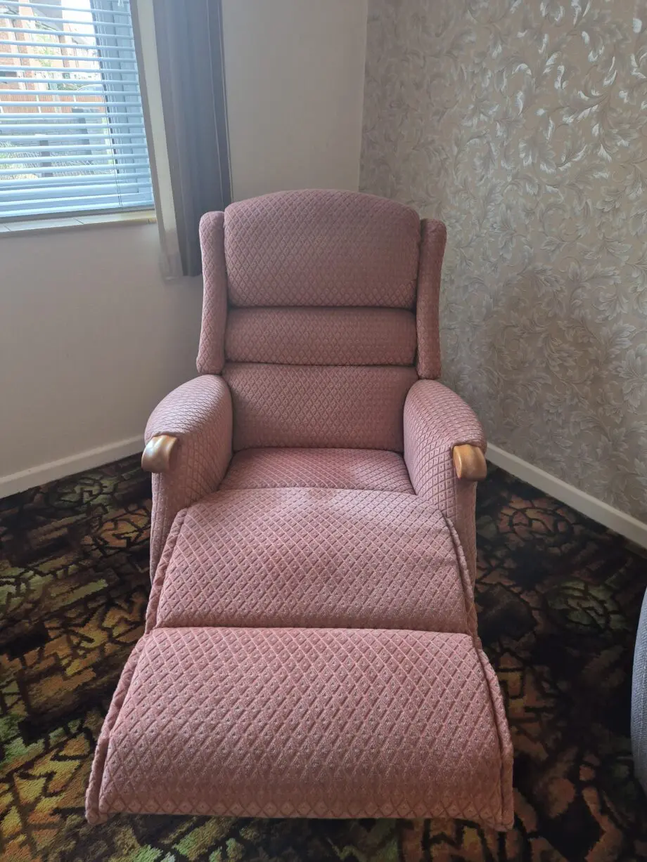 2 x Manual Recliner Chair