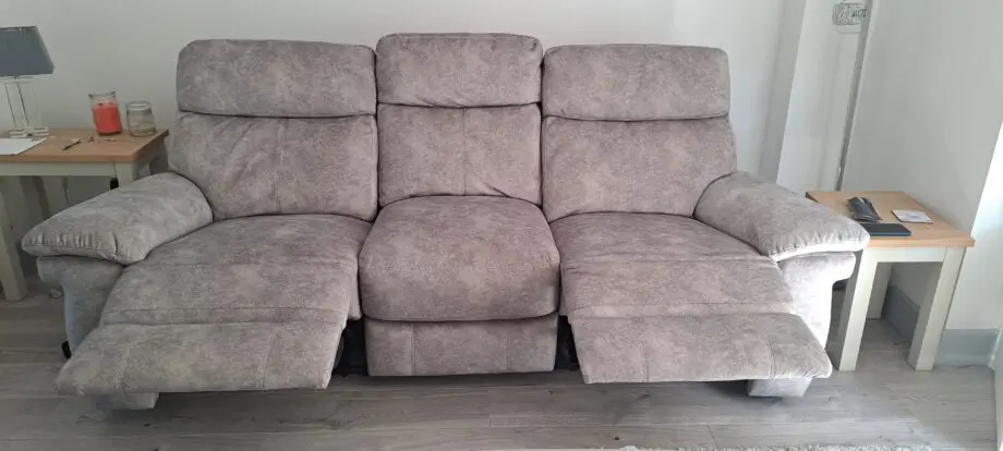 6 month old furniture village recliner sofa