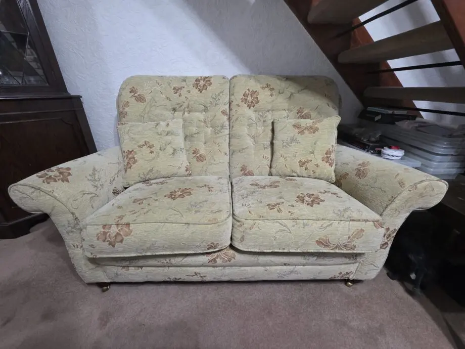 2x 2 seater sofa. 1 is bigger than the other