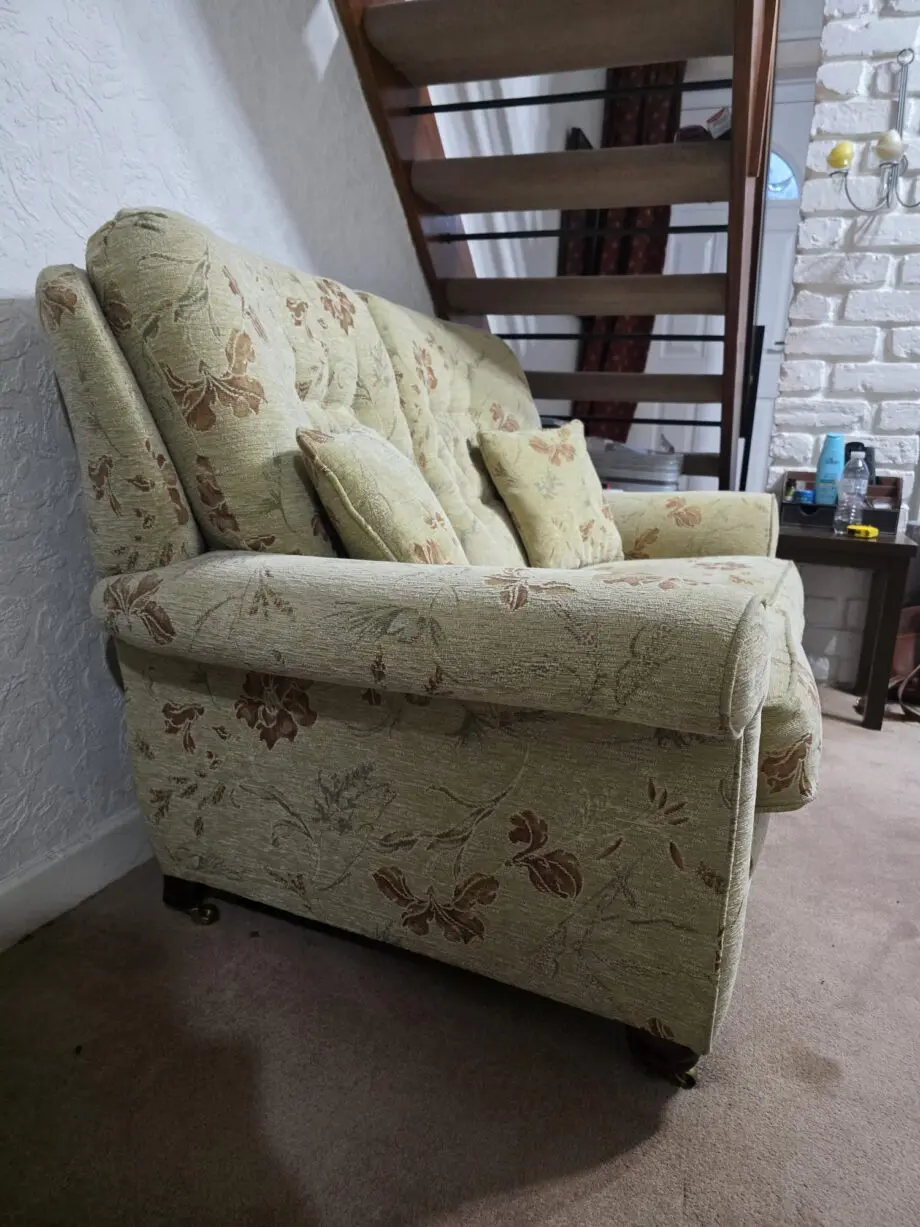 2x 2 seater sofa. 1 is bigger than the other