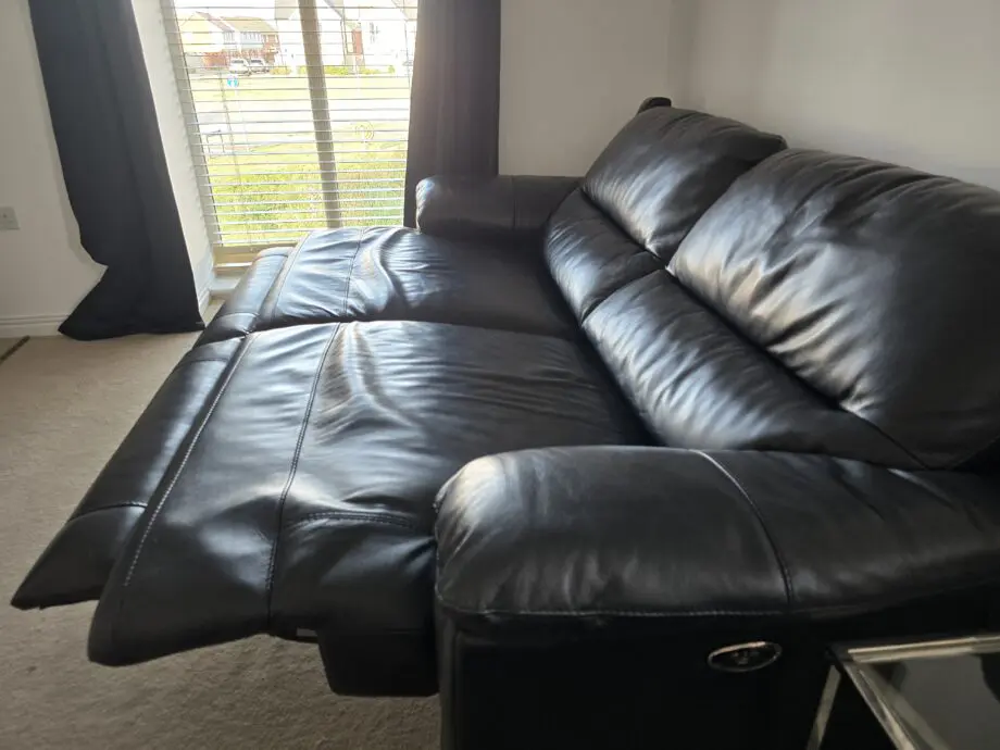 DFS FALCON LEATHER 3 SEATER ELECTRIC RECLINER SOFA IN BLACK