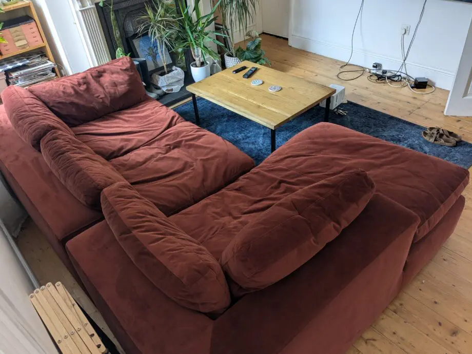 Samona Auburn Velvet Chaise Sofa