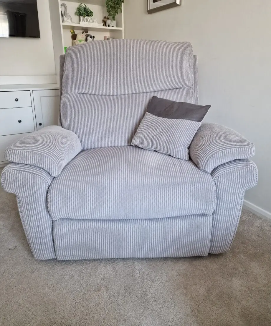 DFS Laz-Y-Boy Tamla Power Recliner, Silver, Battery pack