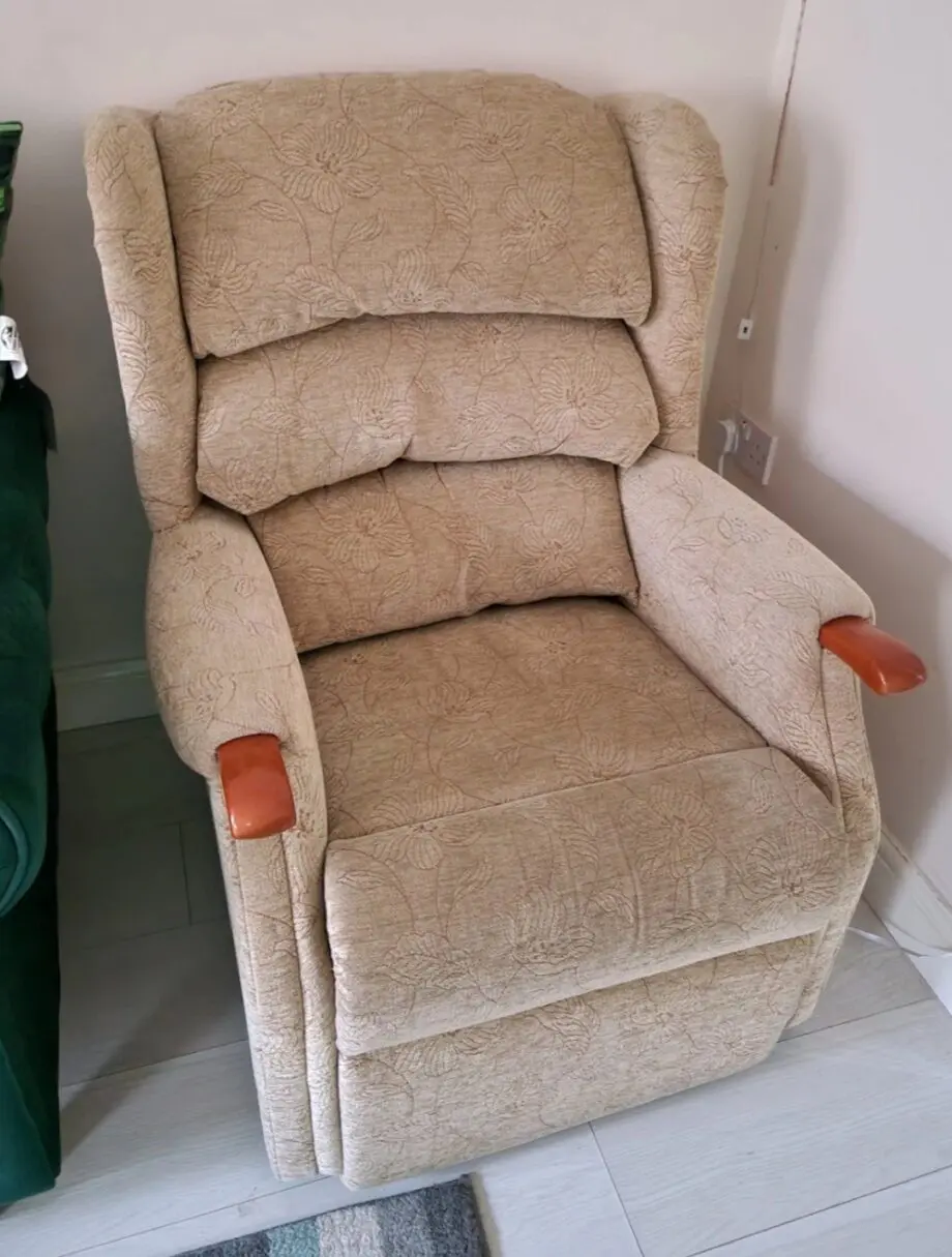 2x Seater Sofa Chair Beige Velvet Floral Pattern Comfortable 100x78x77cm