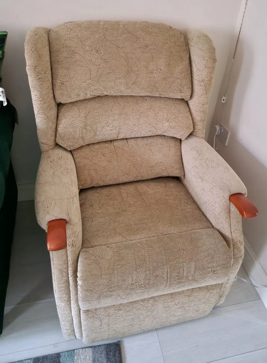 2x Seater Sofa Chair Beige Velvet Floral Pattern Comfortable 100x78x77cm