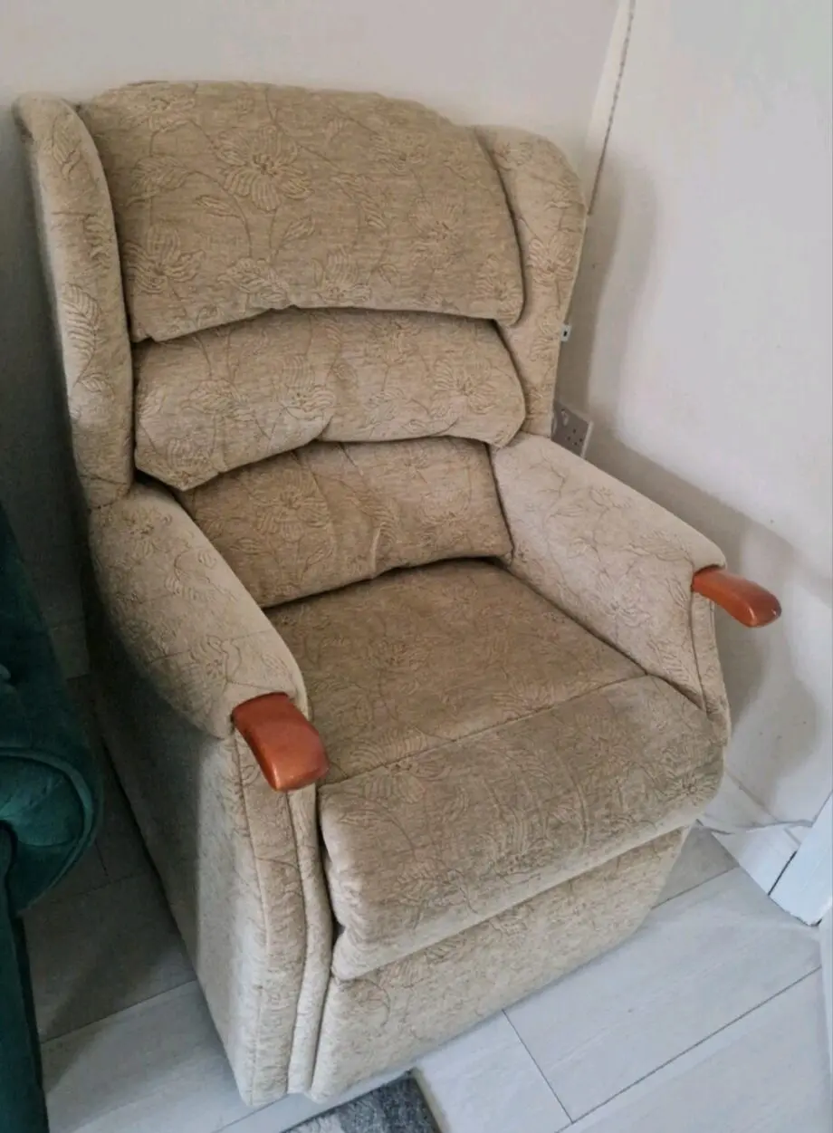 2x Seater Sofa Chair Beige Velvet Floral Pattern Comfortable 100x78x77cm