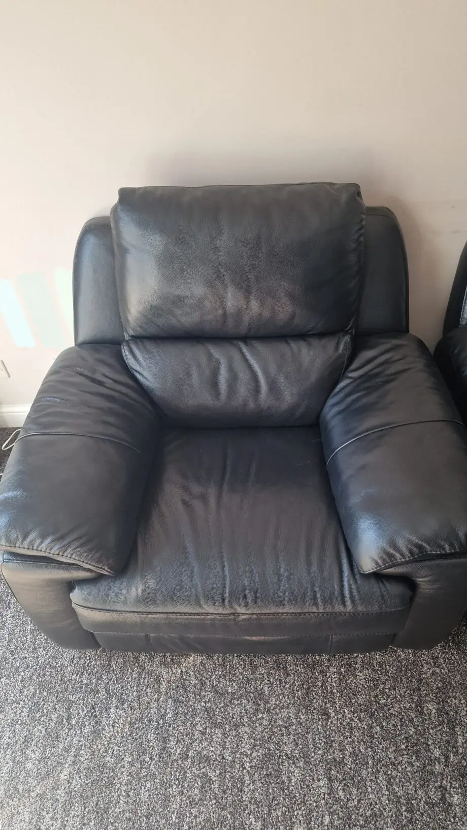 Black Leather Recliner Sofa and 2 Recliner Armchairs