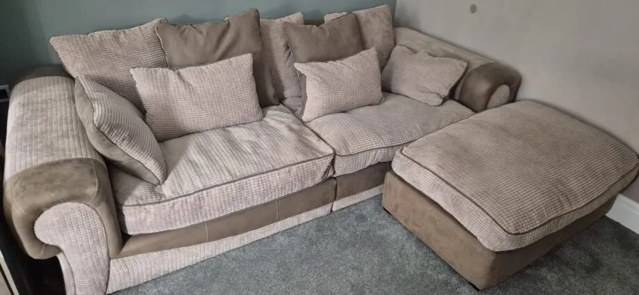 Scs 4 seater pillow back sofa