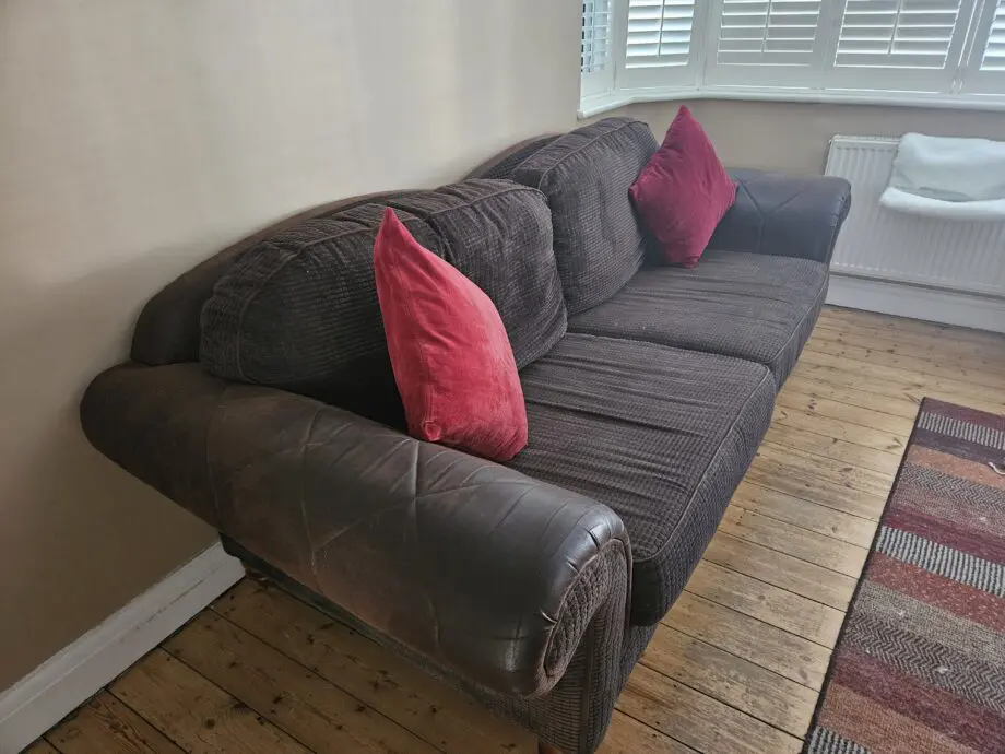 3 and 4 seater beautiful brown sofas.