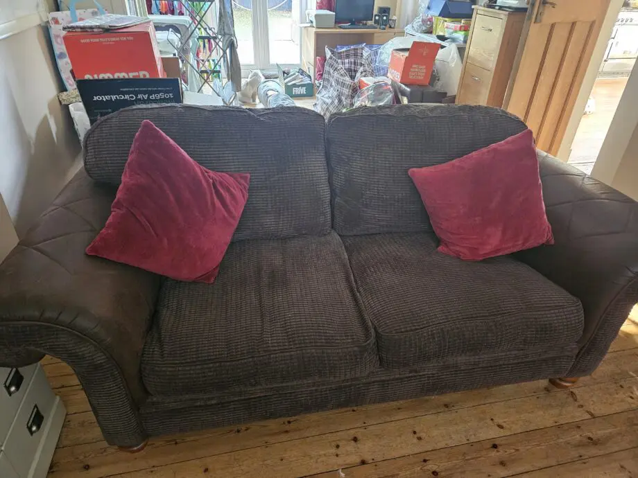 3 and 4 seater beautiful brown sofas.