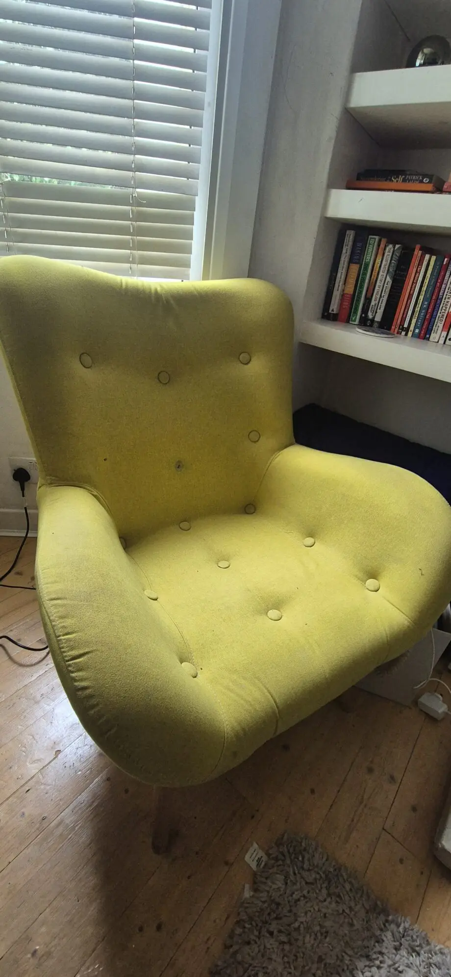 Made accent sofa chair