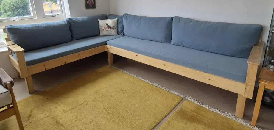 Custom made corner sofa/bed