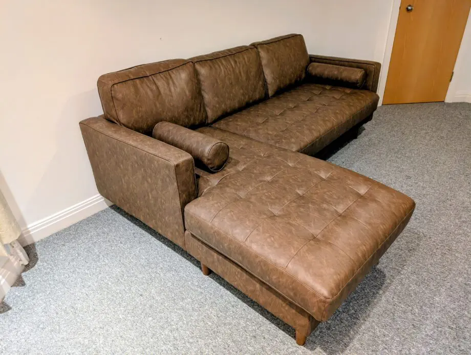 Zoe Corner Sofa – Elegant Design, Must-Go Deal