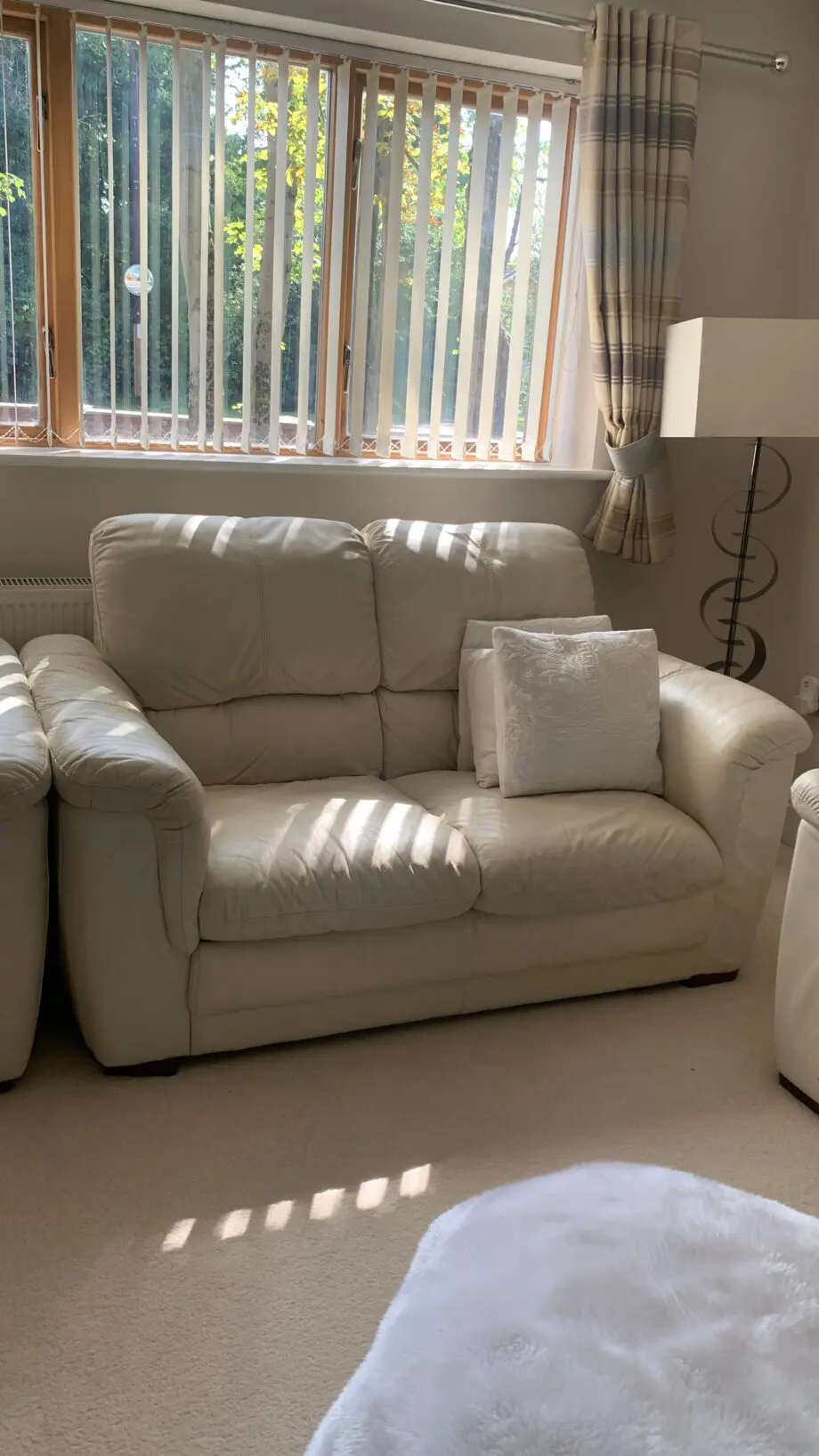 Dfs cream leather sofa set
