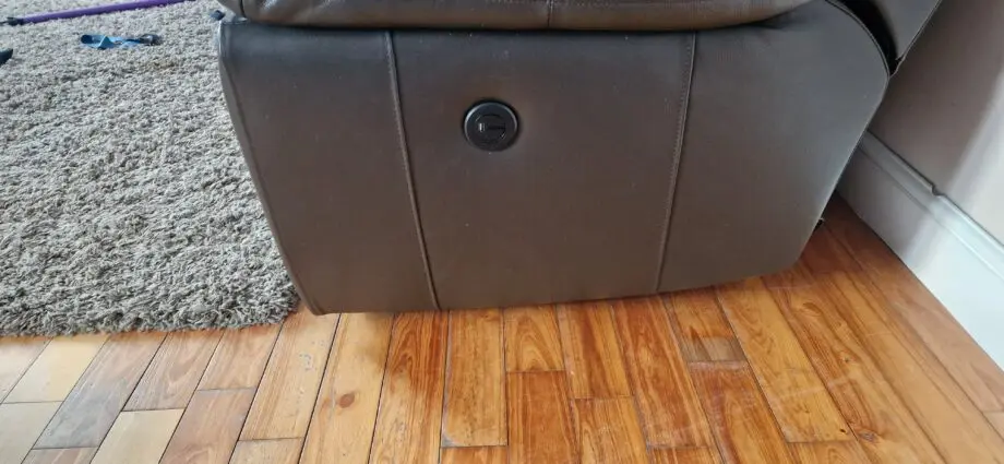 Dfs Dark Brown Leather reclining Sofa