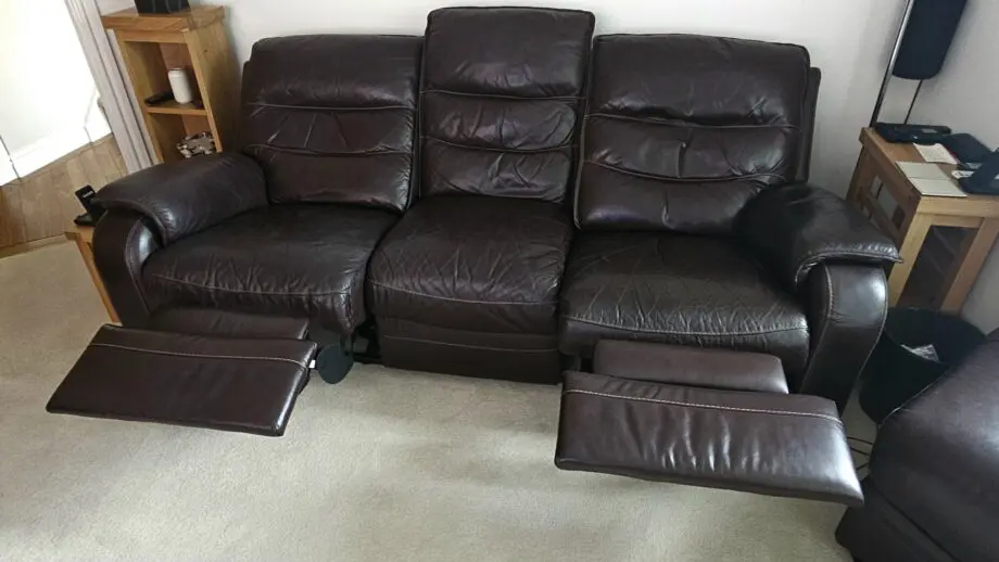 Brown leather 3 piece suite (Electric Recliner 3 Seater, 2 Seater & Footstool)