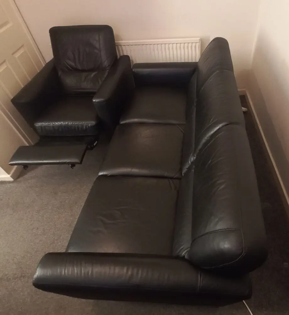 3 Seater and 1 Seater with USB button with electric plug 100% leather black colour it's still locked like new