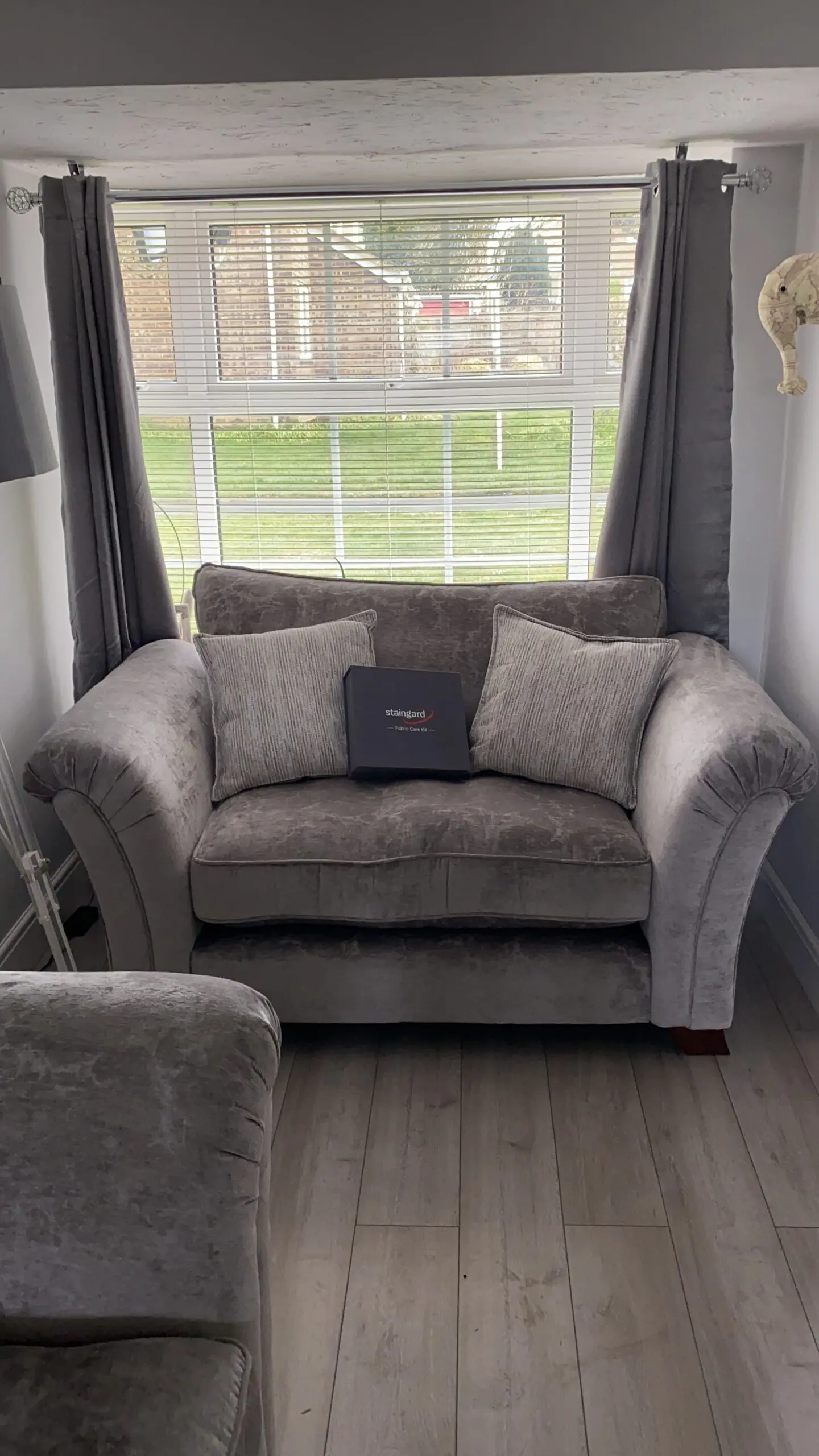 Lucas Furniture Grey 4 seater + Snuggler