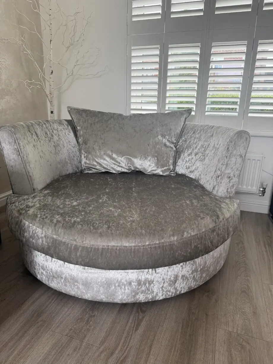 Dfs b Bethany Large Swivel Chair