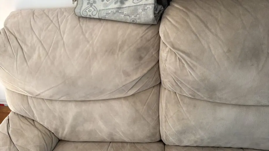 Corner sofa with recliner