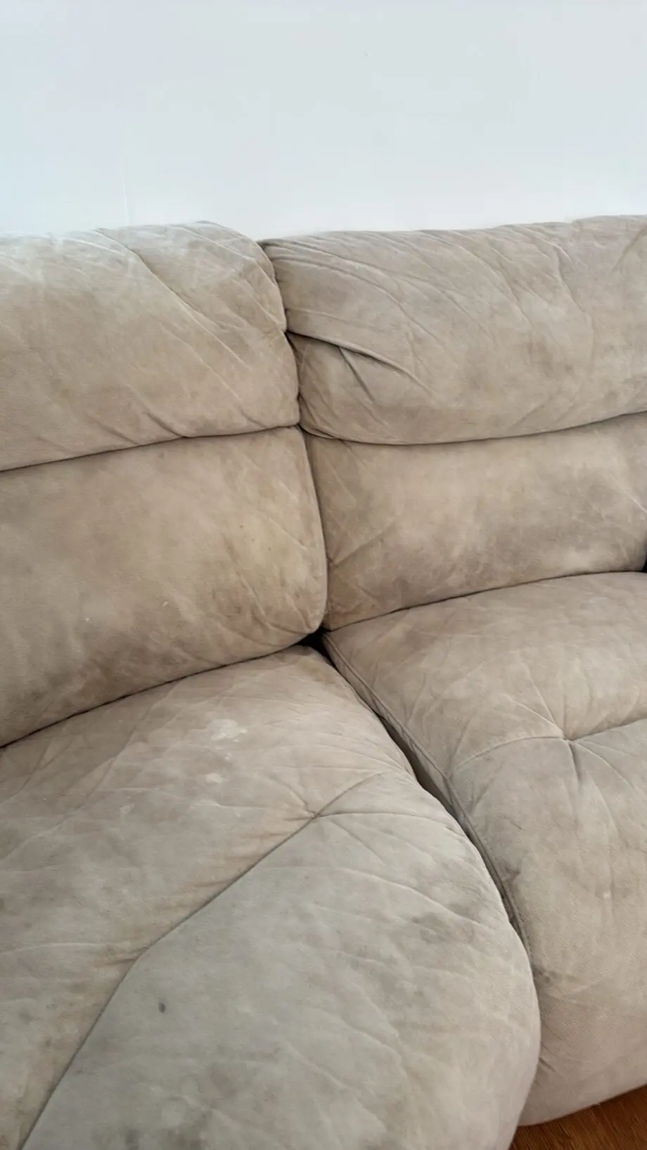 Corner sofa with recliner