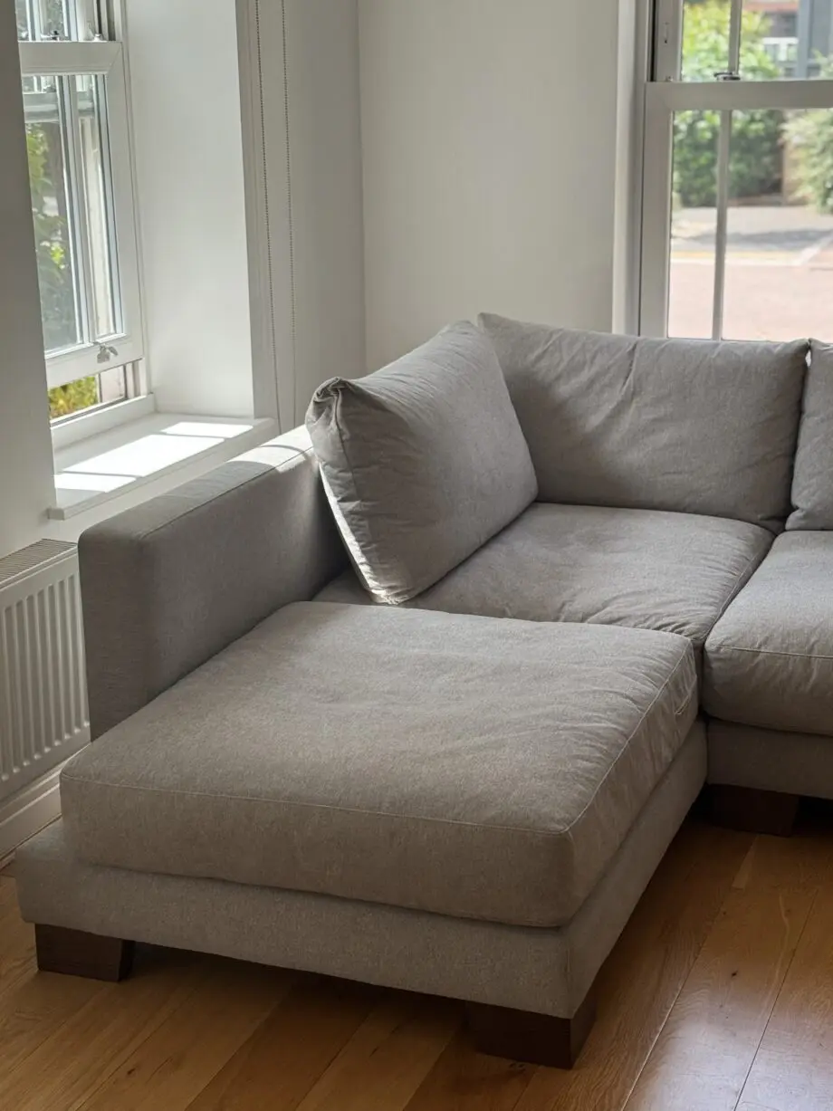 Corner Sofa, great condition, light grey colour, built to last