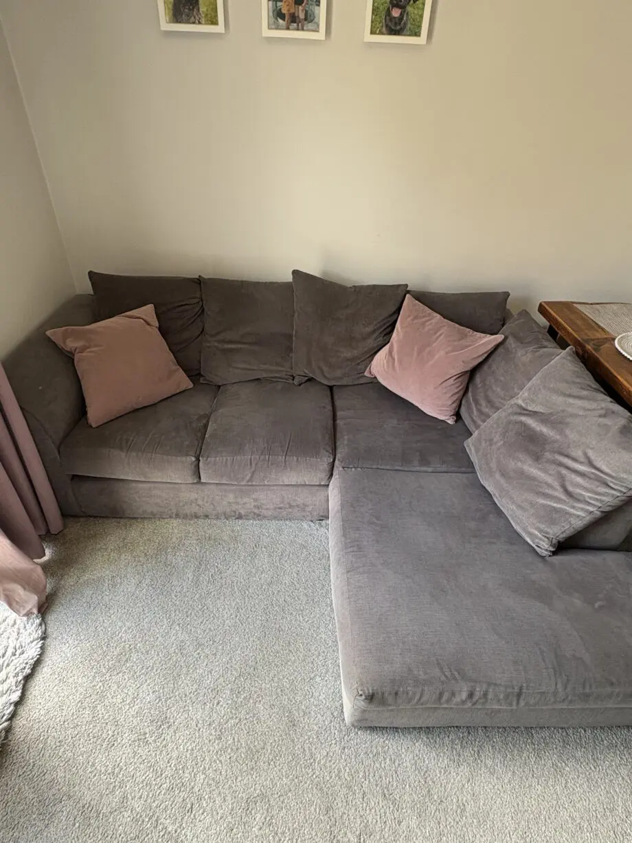 Right corner sofa with pouffe