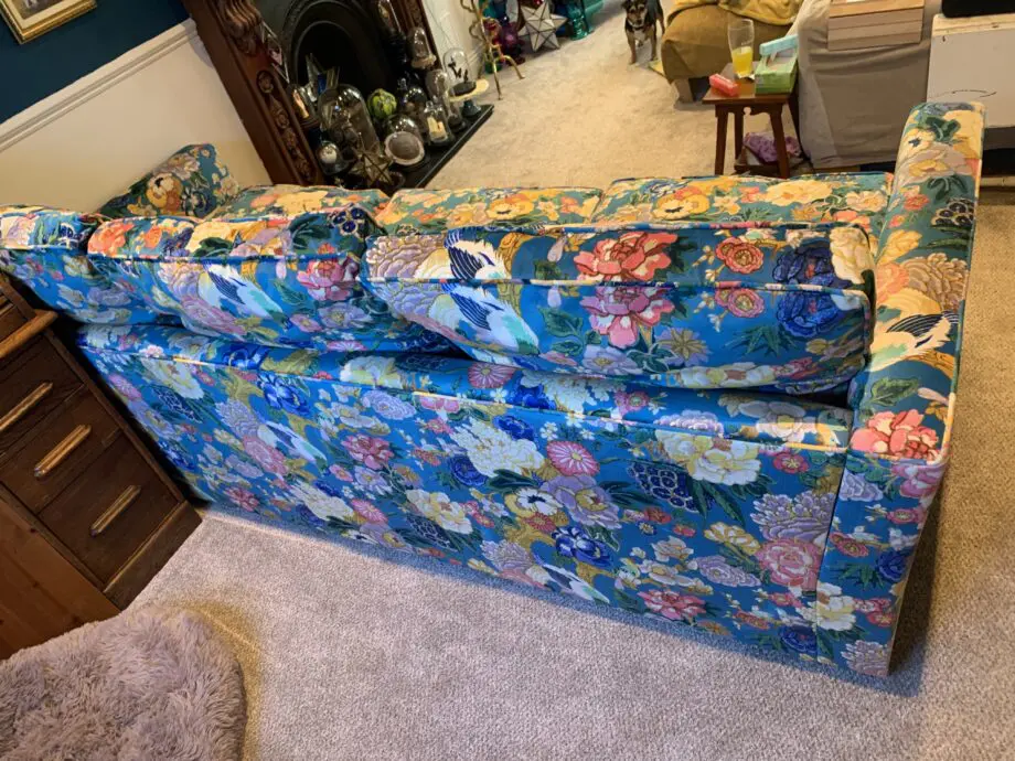 Large 3/4 sofa V&A oriental floral pattern