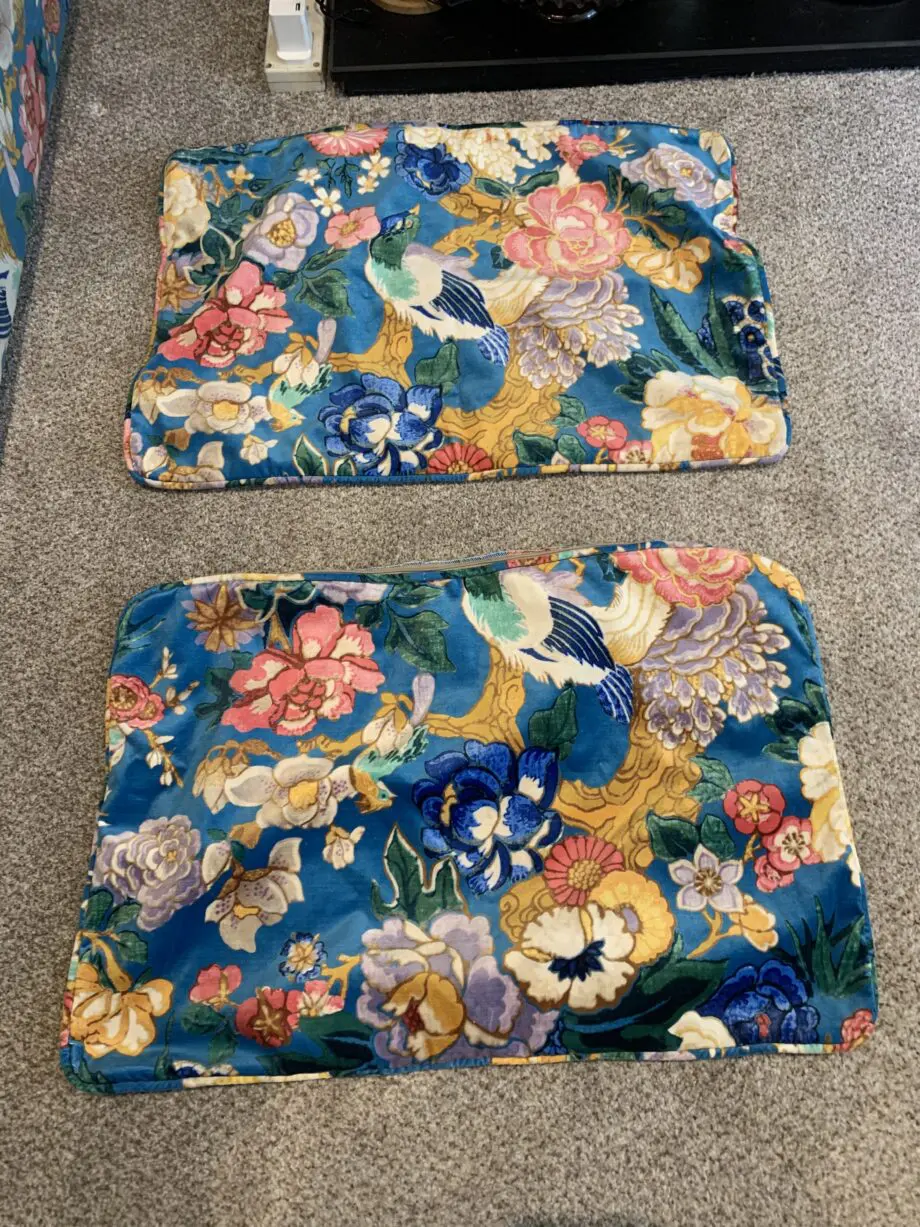 Large 3/4 sofa V&A oriental floral pattern